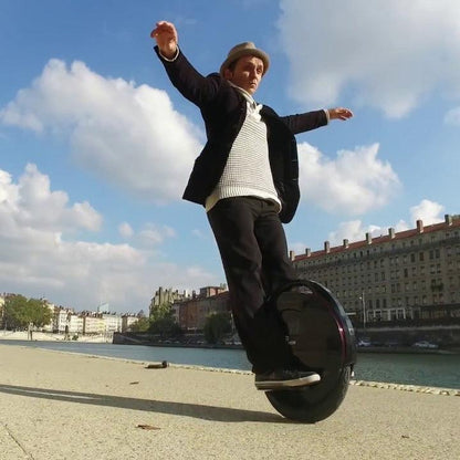 Monocycle électrique avec auto-équilibrage INMOTION V8S - Electric Bike Time